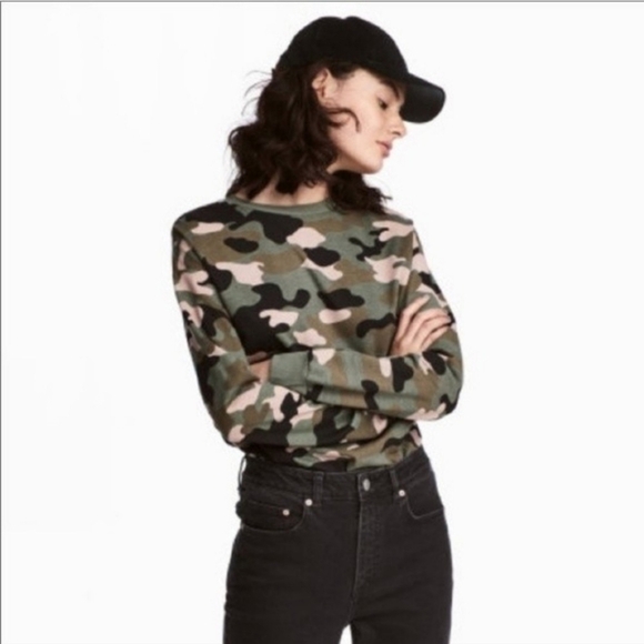 H&M Green Camo Sweatshirt - Picture 1 of 5